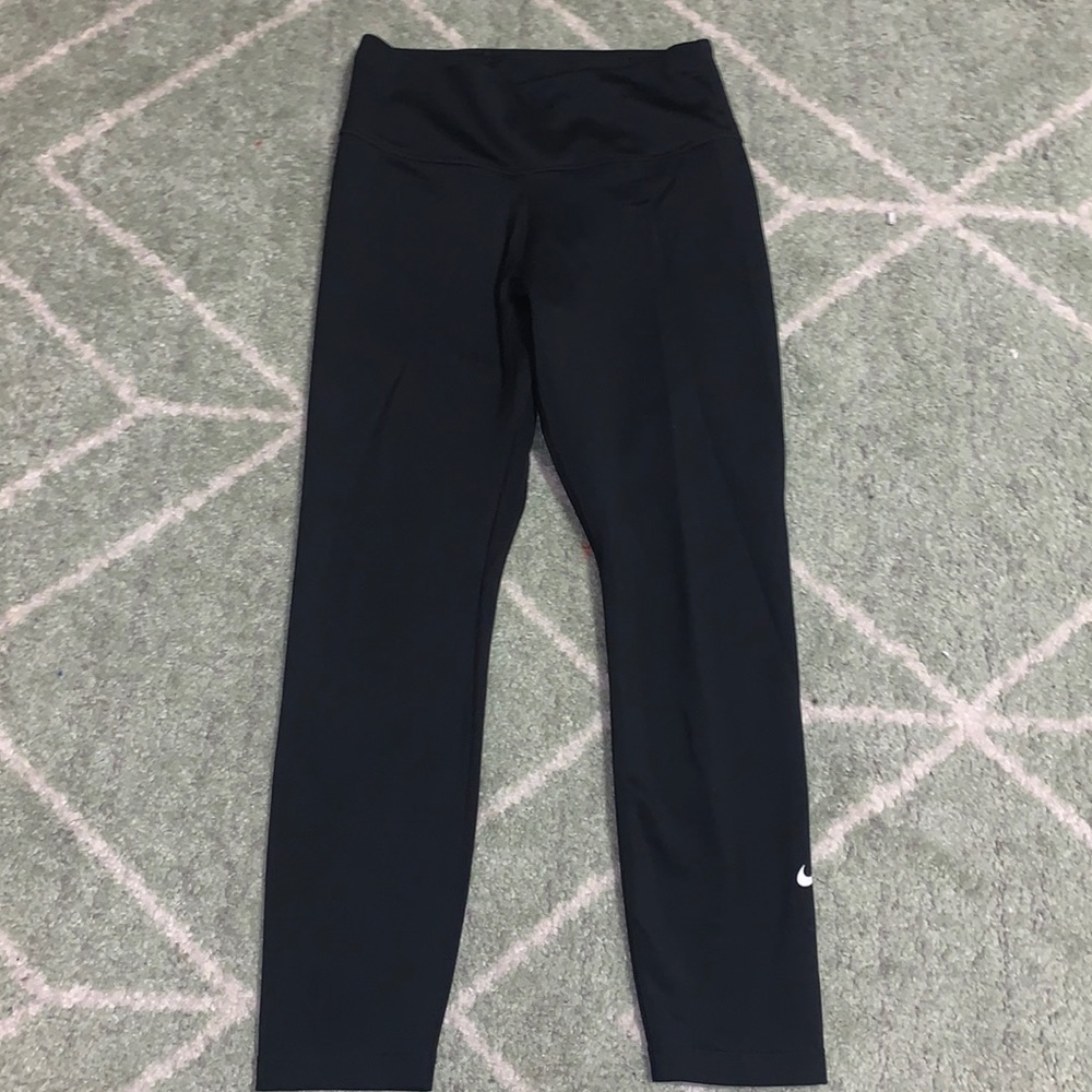 Black Nike Cropped Leggings